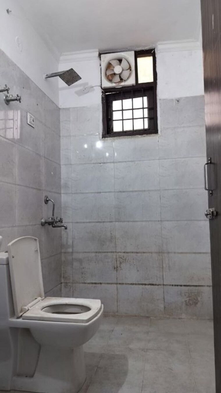 Bathroom, saket 1 Bedroom 450 Sq.Ft. Builder Floor In Saket Delhi 10544481