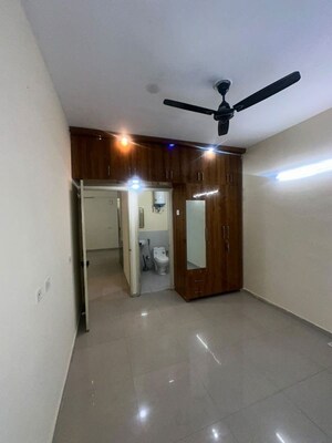 2 BHK Apartment For Rent in Pyramid Urban Homes 3, Sector 67a
