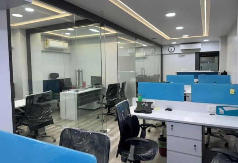 Team Area, lodha-supremus-lower-parel Commercial Office Space 735 Sq.Ft. In Lower Parel Mumbai 10544485
