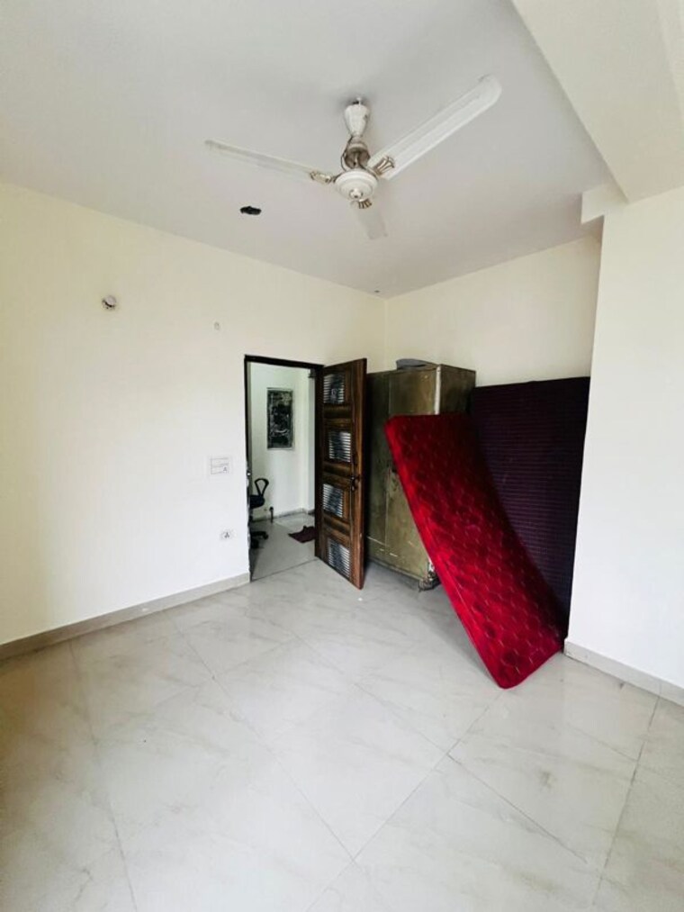 Room, saket 1 RK 400 Sq.Ft. Builder Floor In Saket Delhi 10544496