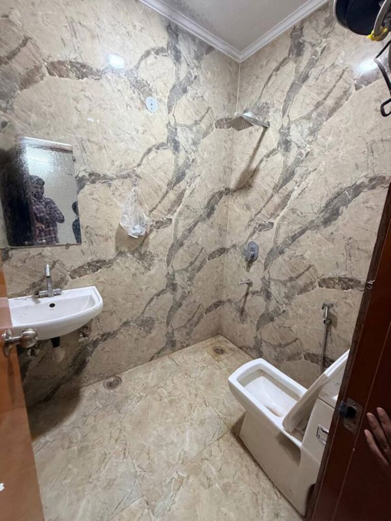 Attached Bathroom, saket 1 RK 500 Sq.Ft. Independent House In Saket Delhi 10544503