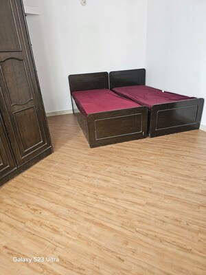 Furnished Amenities in 2 BHK Apartment at Cooke Town – for Rent
