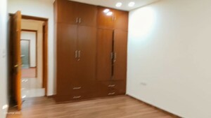 Room in 3 BHK Apartment at Vasant Kunj – for Rent