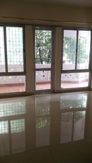 Room in 3 BHK Apartment at Cooke Town – for Rent
