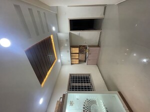 Furnished Amenities in 3 BHK Builder Floor at Gandhi Nagar – for Sale