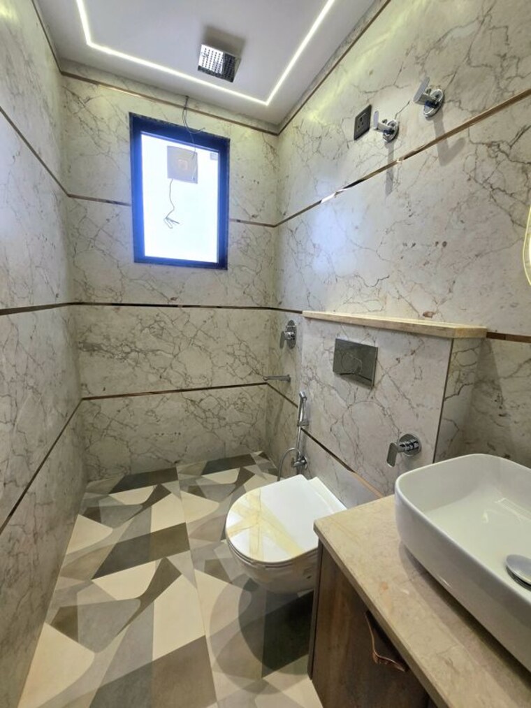 Bathroom, bptp-astaire-gardens 3 Bedroom 1250 Sq.Ft. Builder Floor In Sector 70a Gurgaon 10544689