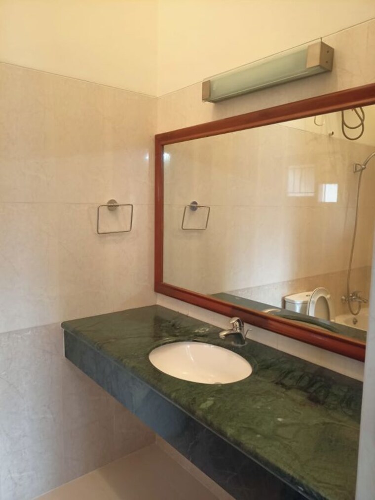 Bathroom, adarsh-palm-retreat 5 Bedroom 4000 Sq.Ft. Villa In Marathahalli Orr Bangalore 10544728