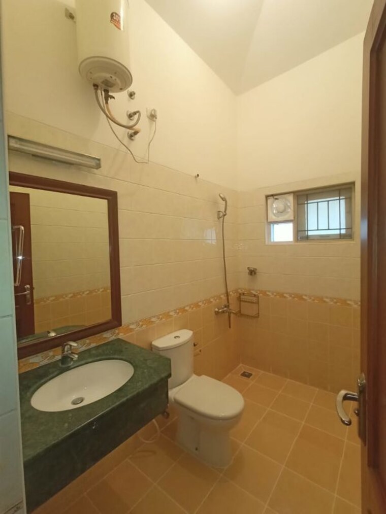 Bathroom, adarsh-palm-retreat 5 Bedroom 4000 Sq.Ft. Villa In Marathahalli Orr Bangalore 10544728