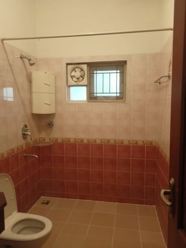 Bathroom, adarsh-palm-retreat 5 Bedroom 4000 Sq.Ft. Villa In Marathahalli Orr Bangalore 10544728