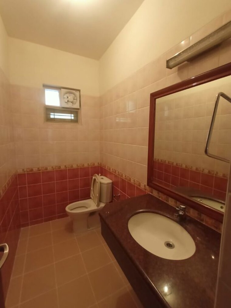Bathroom, adarsh-palm-retreat 5 Bedroom 4000 Sq.Ft. Villa In Marathahalli Orr Bangalore 10544728