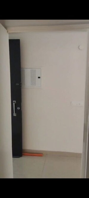 Room in 2 BHK Apartment at M3M Marina, Sector 68 – for Rent