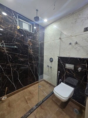 Team Area in 2 BHK Apartment at Saket – for Rent