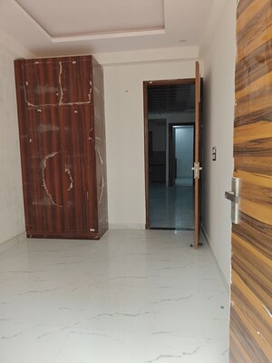 Room in 3 BHK Builder Floor at Pratap Vihar – for Sale