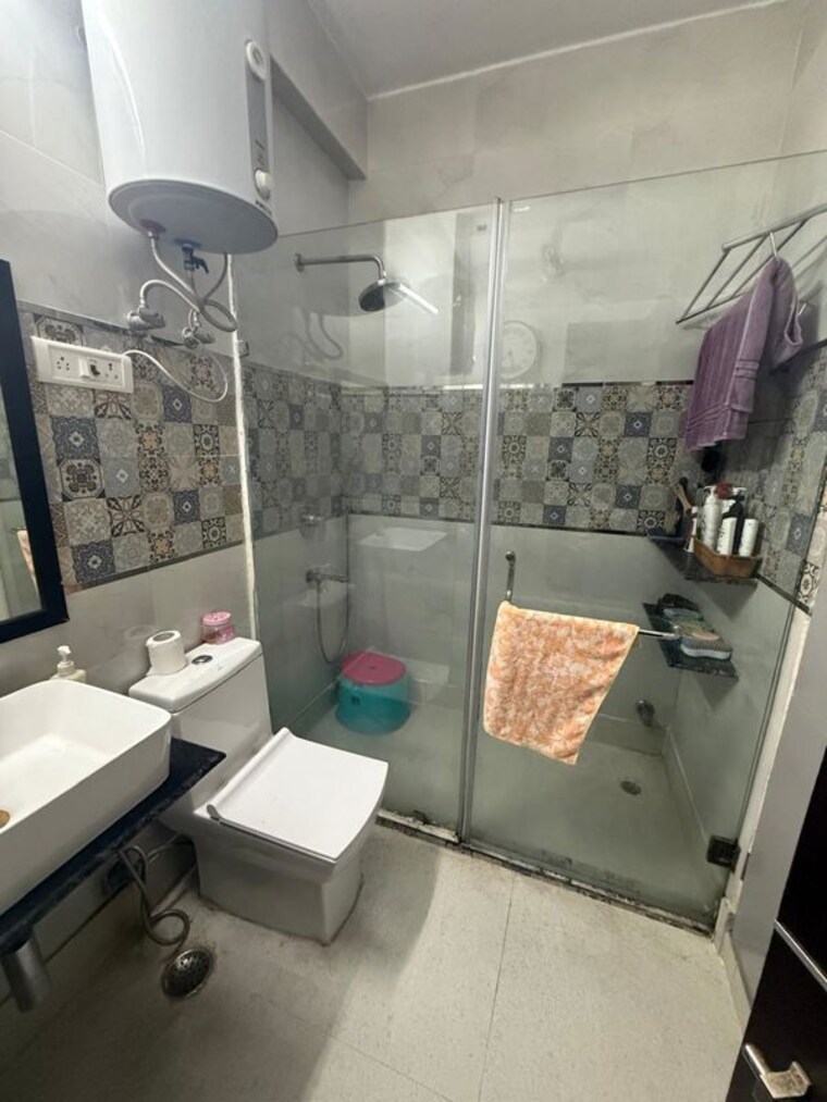 Bathroom, sector 6 dwarka 4 Bedroom 1800 Sq.Ft. Apartment In Sector 6 Dwarka Delhi 10544821