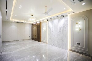 Building Lobby in 4 BHK Builder Floor at Sector 21 – for Rent