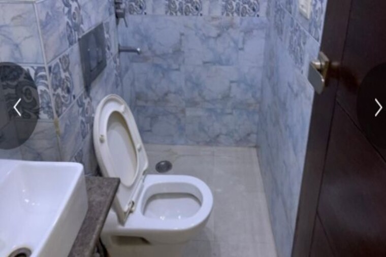 Bathroom, godrej-south-estate-okhla 3 Bedroom 2000 Sq.Ft. Apartment In Okhla Delhi 10544838