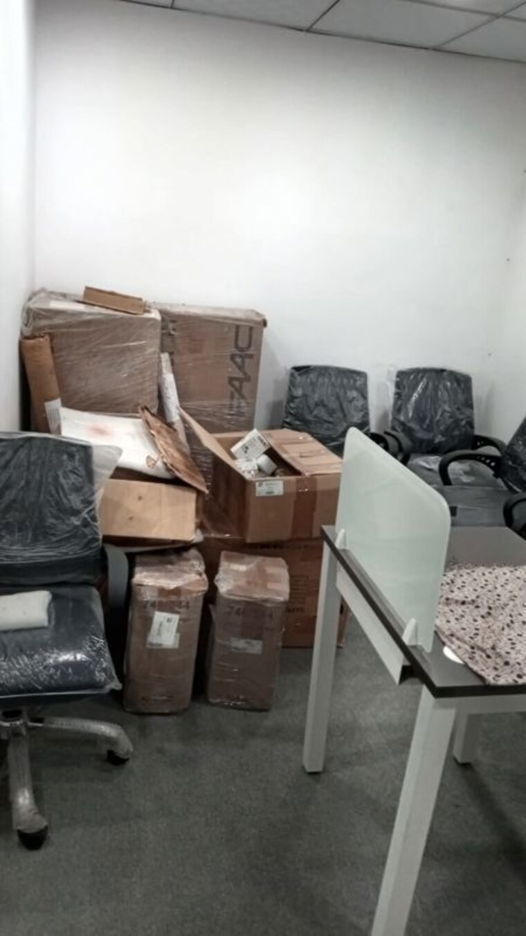 Living Room, sector 63 Commercial Office Space 1000 Sq.Ft. In Sector 63 Noida 10544852