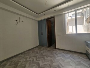 Room in 4 BHK Builder Floor at Sector 22 – for Rent