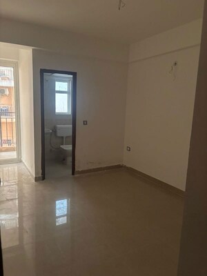 Room in 3 BHK Apartment at ROF Amaltas, Sector 92 – for Sale