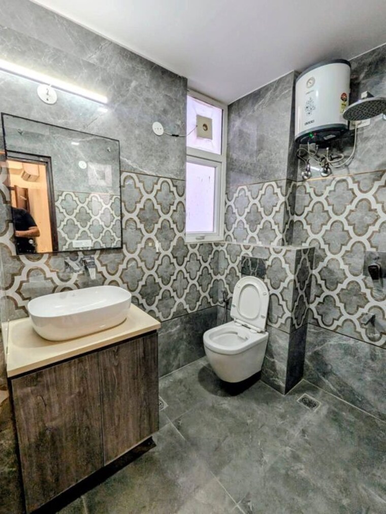 Bathroom, saket 3 Bedroom 1900 Sq.Ft. Apartment In Saket Delhi 10544899