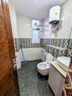 Team Area in 3 BHK Apartment at Saket – for Rent