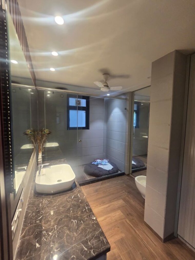 Bathroom, unitech-greenwood-city-apartment 4 Bedroom 500 Sq.Yd. Builder Floor In Sector 45 Gurgaon 10544911