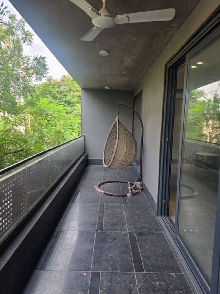 Balcony, unitech-greenwood-city-apartment 4 Bedroom 500 Sq.Yd. Builder Floor In Sector 45 Gurgaon 10544911