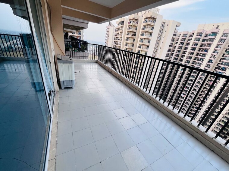 Balcony, gaur-yamuna-city-16th-park-view 2 Bedroom 720 Sq.Ft. Apartment In Gaur Yamuna City Greater Noida 10379818