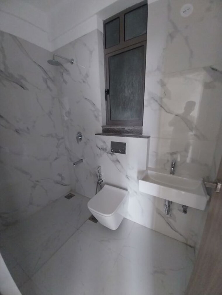 Bathroom, savvy-merushikhar 3.5 Bedroom 1109 Sq.Ft. Apartment In Andheri East Mumbai 10544907
