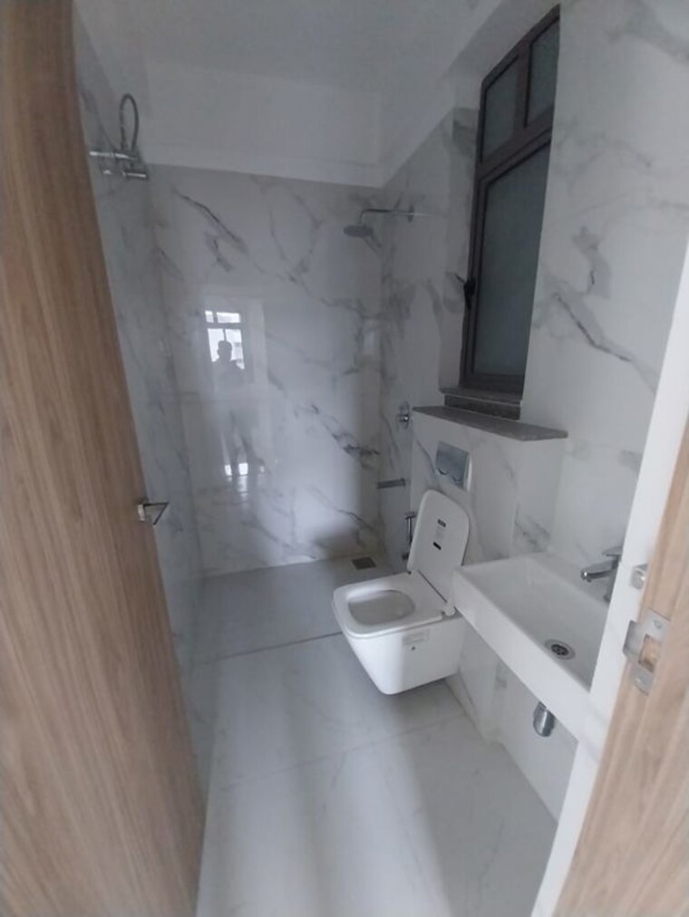 Bathroom, savvy-merushikhar 3.5 Bedroom 1109 Sq.Ft. Apartment In Andheri East Mumbai 10544907