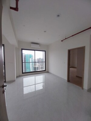 Room in 3.5 BHK Apartment at Savvy Merushikhar, Andheri East – for Sale