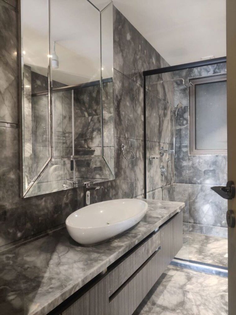 Bathroom, unitech-south-city-1 4 Bedroom 4530 Sq.Ft. Builder Floor In South City 1 Gurgaon 10544934
