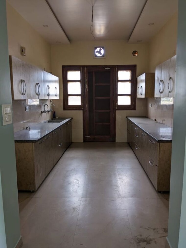 Kitchen, omaxe-new-chandigarh 3 Bedroom 300 Sq.Yd. Independent House In North Mullanpur Chandigarh 10544933