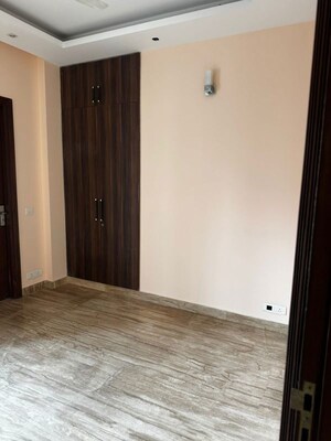 Room in 3 BHK Apartment at SS Mayfield Gardens, Sector 51 – for Rent
