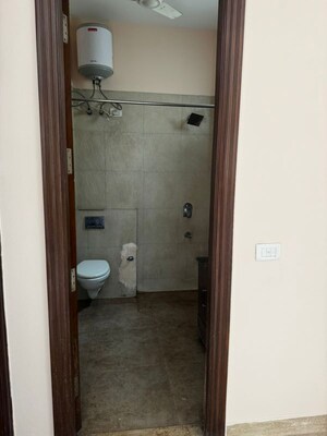 Bathroom in 3 BHK Apartment at SS Mayfield Gardens, Sector 51 – for Rent