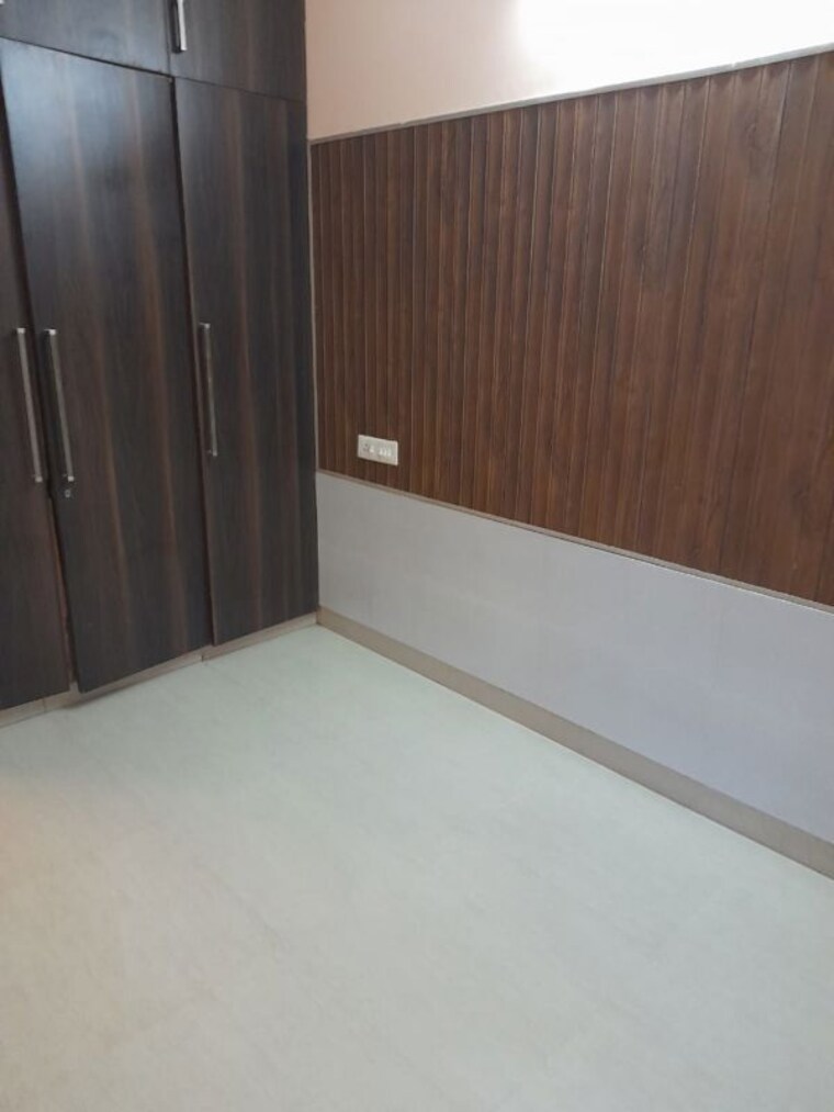 Room, pir machalla 3 Bedroom 153 Sq.Yd. Builder Floor In Pir Machalla Zirakpur 10544967