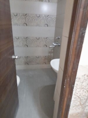 Furnished Amenities in 3 BHK Builder Floor at Pir Machalla – for Sale