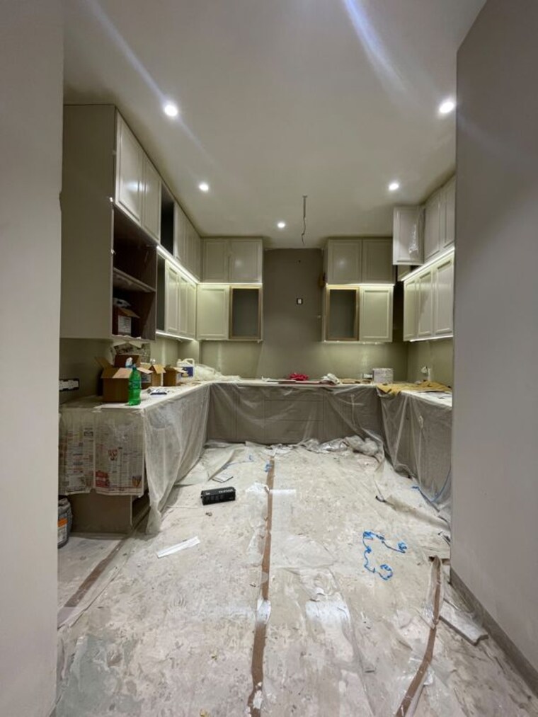 Kitchen, shakti nagar 4 Bedroom 242 Sq.Yd. Builder Floor In Shakti Nagar Delhi 10544979