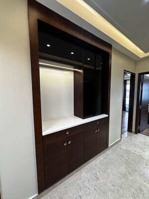 Room in 4 BHK Builder Floor at Sector 45 – for Sale