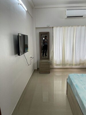Bedroom in 2 BHK Apartment at Dosti Eastern Bay, Wadala – for Rent