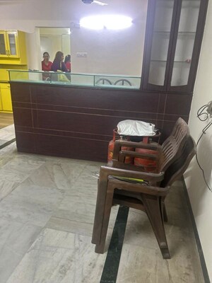 Furnished Amenities in 2 BHK Apartment at Tulshibagwale Colony – for Rent