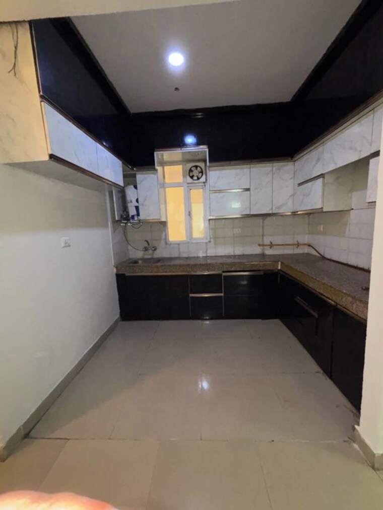 Kitchen, supertech-eco-village-ii 3 Bedroom 1505 Sq.Ft. Apartment In Sector 16b Greater Noida Greater Noida 10545026