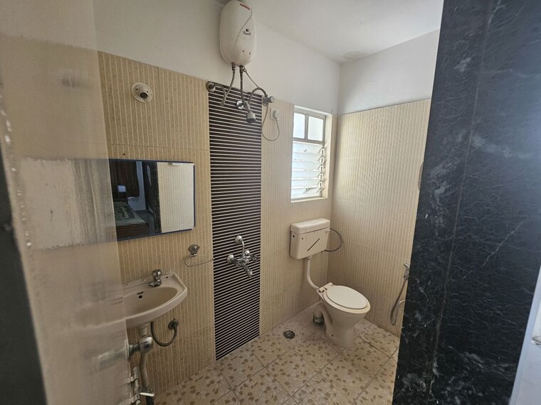 Bathroom, aishwaryam-greens-co-operative-housing-society 3 Bedroom 1469 Sq.Ft. Apartment In Wakad Pune 10545019