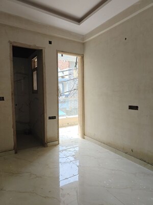 Room in 3 BHK Builder Floor at Pratap Vihar – for Sale