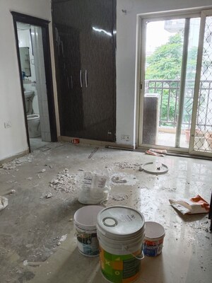 Bathroom in 3.5 BHK Apartment at Jm Orchid, Sector 76 – for Rent