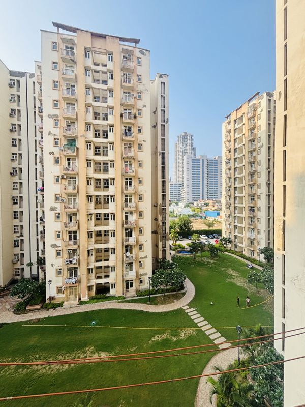 2 BHK + Basement 800 Sq.Ft. Apartment in Shree Vardhman Mantra