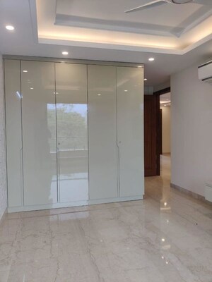 Building Lobby in 4 BHK Builder Floor at Sector 46 – for Rent