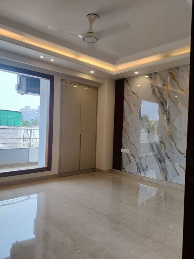 Room, sector 46 4 Bedroom 275 Sq.Yd. Builder Floor In Sector 46 Gurgaon 10545048