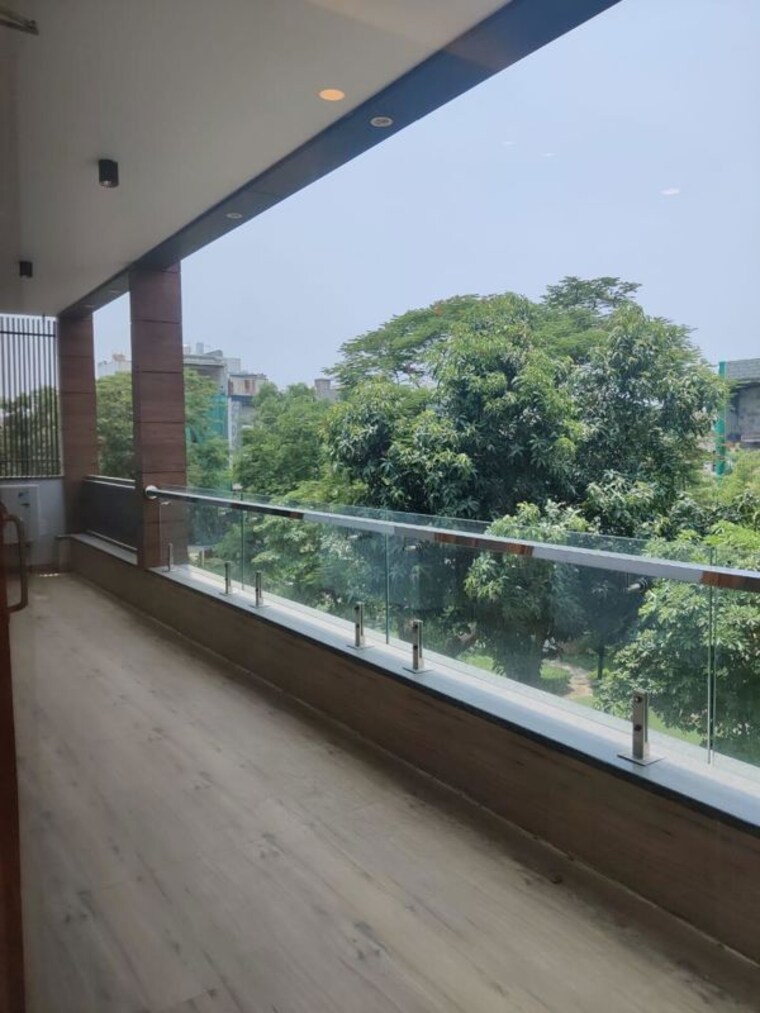 Swimming Pool, sector 46 4 Bedroom 275 Sq.Yd. Builder Floor In Sector 46 Gurgaon 10545048