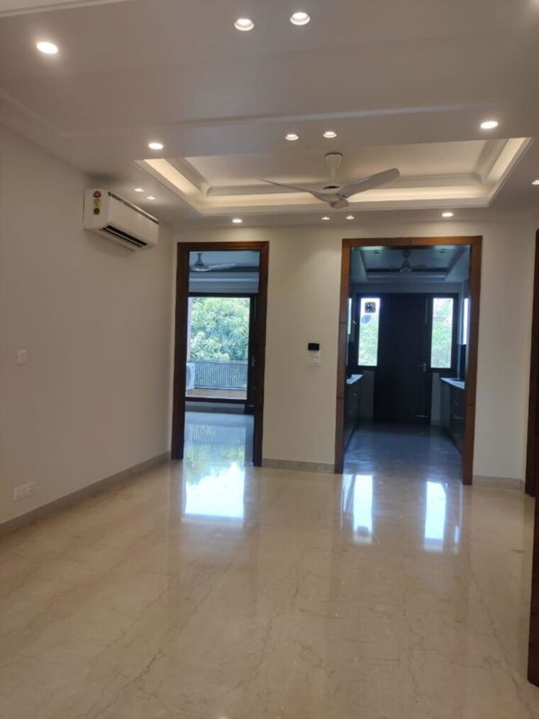 Room, sector 46 4 Bedroom 275 Sq.Yd. Builder Floor In Sector 46 Gurgaon 10545048